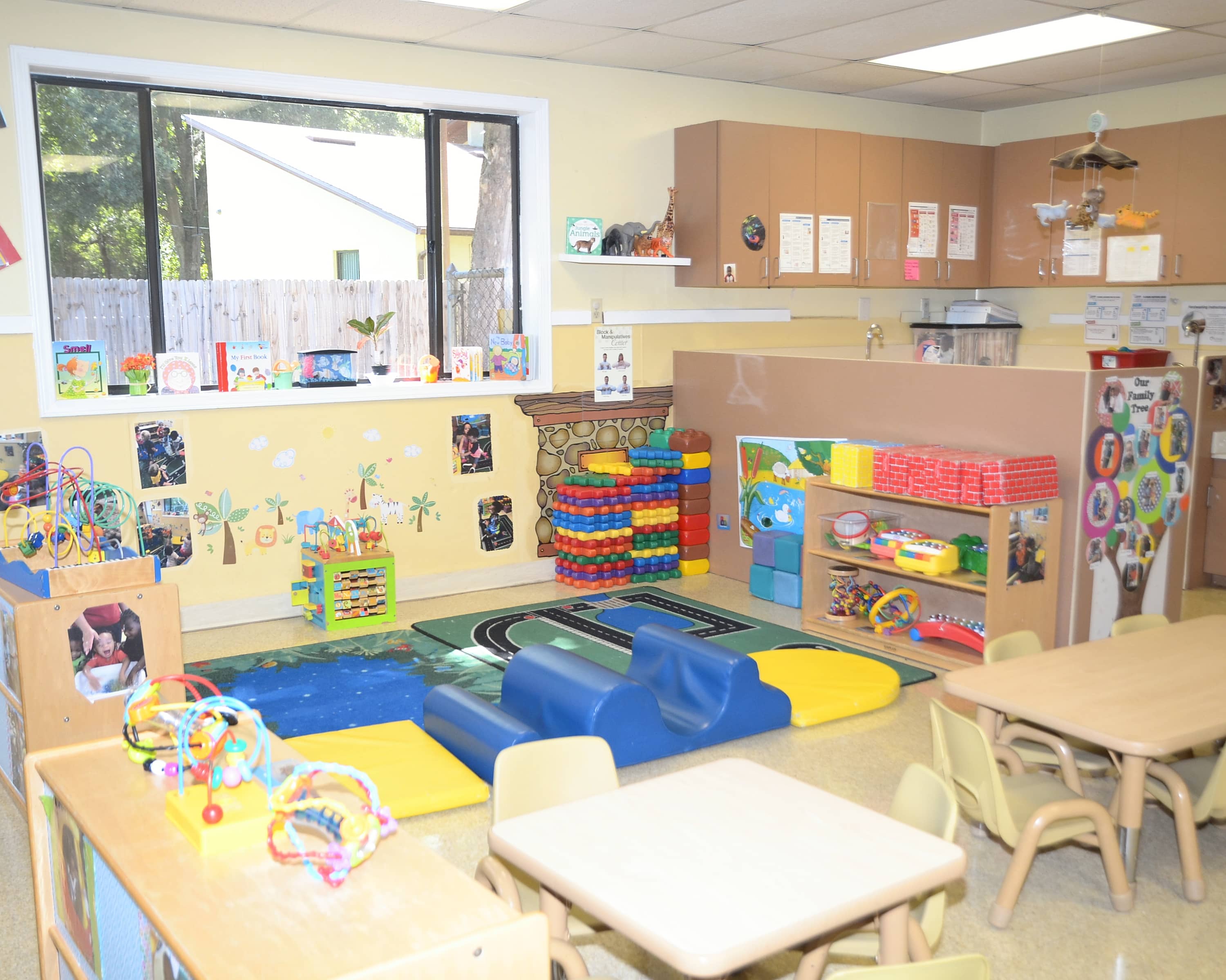 La Petite Academy of Orlando in Orlando, FL 2650 Pembrook Drive La